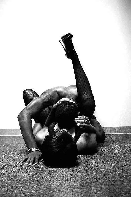 25P Black Erotic