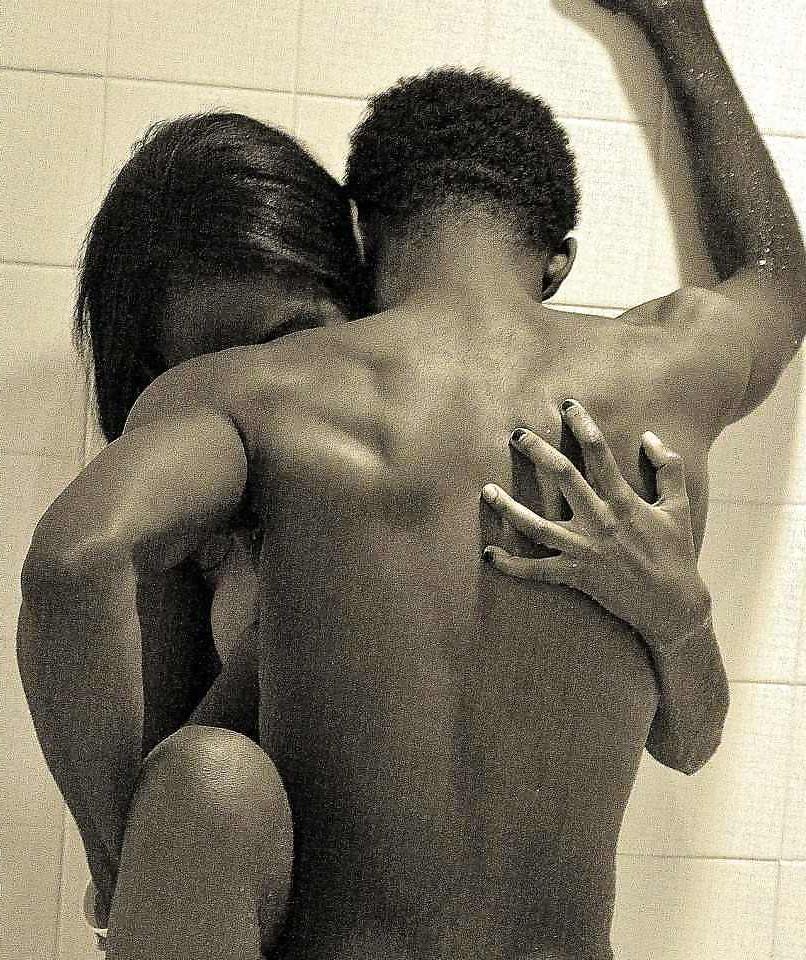 25P Black Erotic