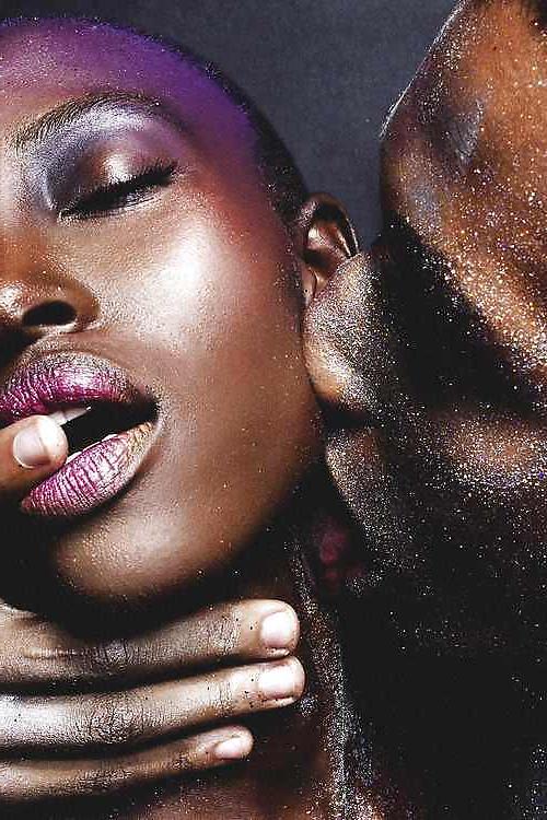 25P Black Erotic