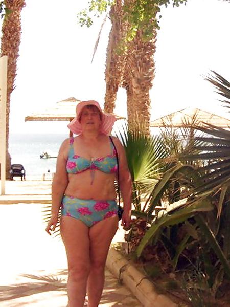 15P Mature woman sexy plump!