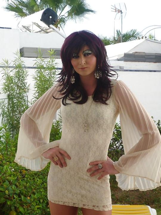 14P Leggy english tranny