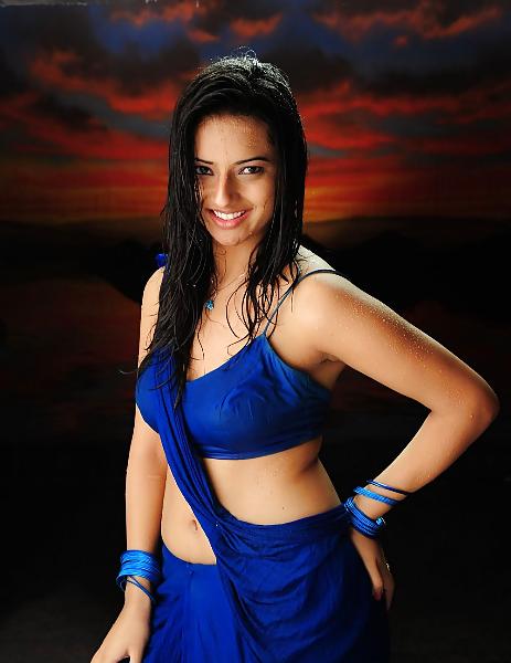 21P Hot isha chawla