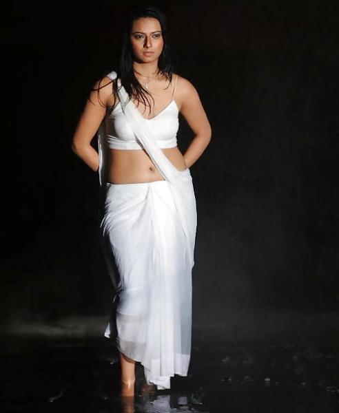 21P Hot isha chawla