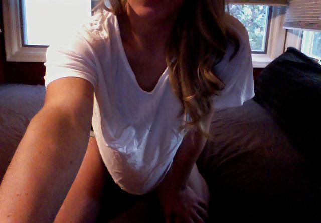 16P She Took a break from studying, taking all her clothes off