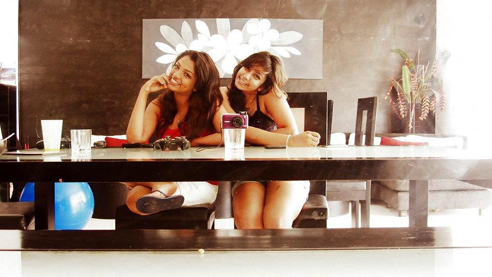 25P Sri lankan Sexy Legs (Gal)