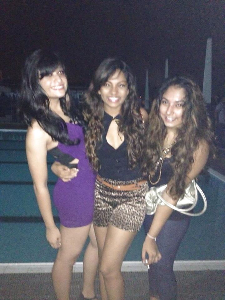 25P Sri lankan Sexy Legs (Gal)