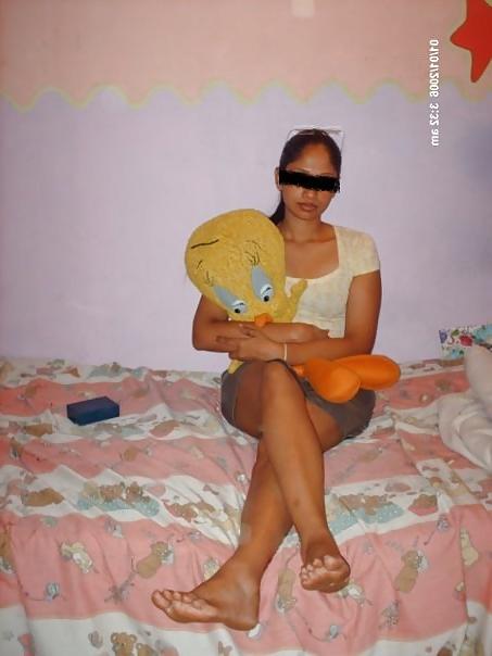 25P Sri lankan Sexy Legs (Gal)