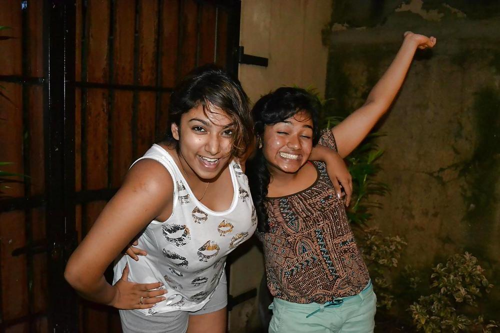 25P Sri lankan Sexy Legs (Gal)