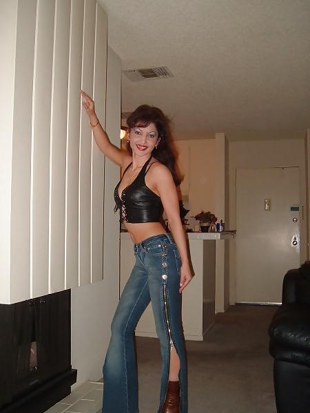 13P Latina stripper milf