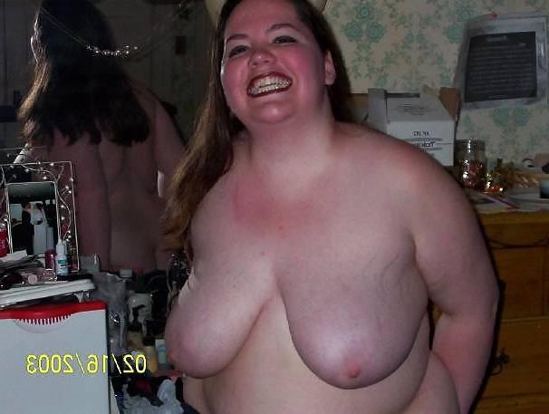 24P Chubby swinger girl
