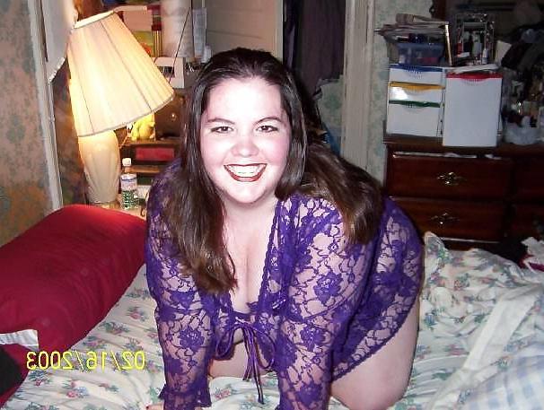 24P Chubby swinger girl