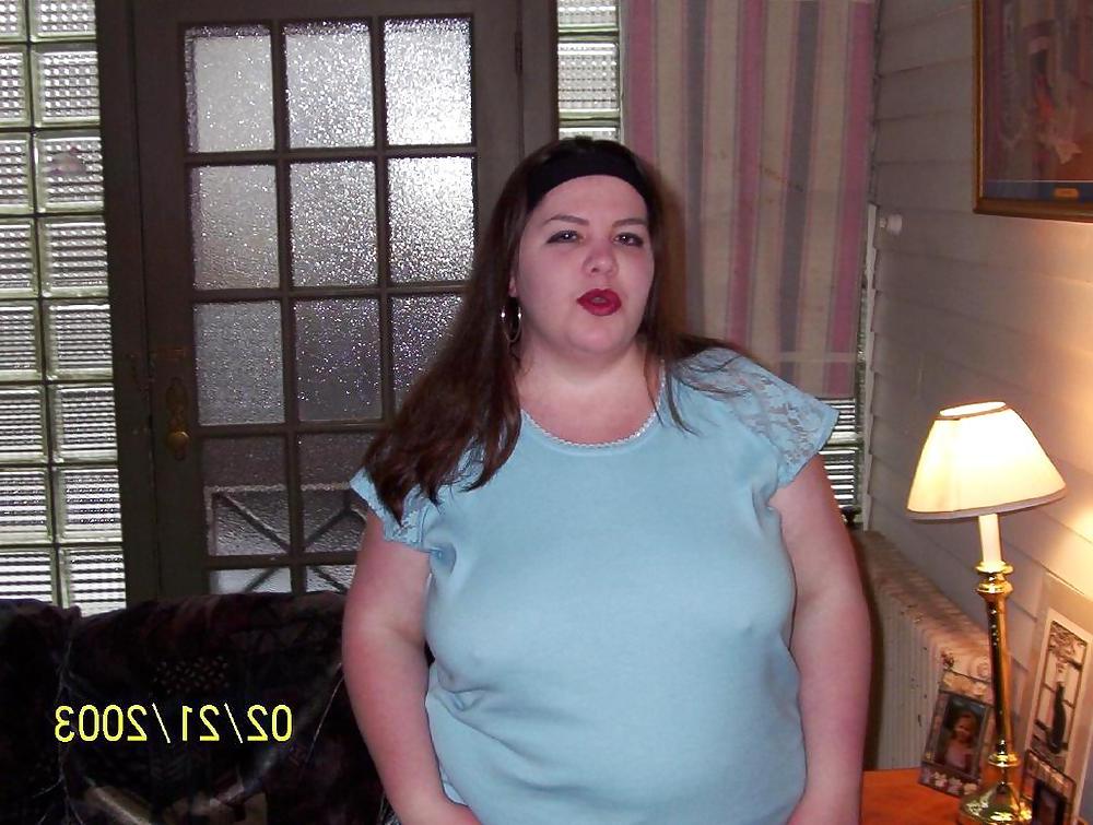 24P Chubby swinger girl