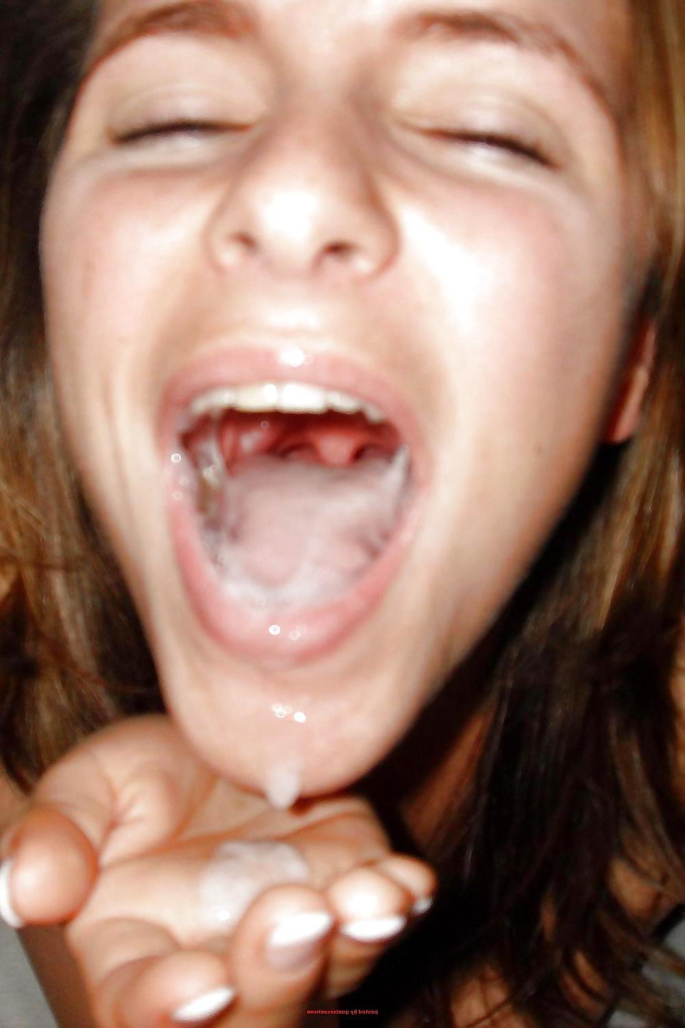 10P EXPOSED WIFE LOVES EATING CUM 