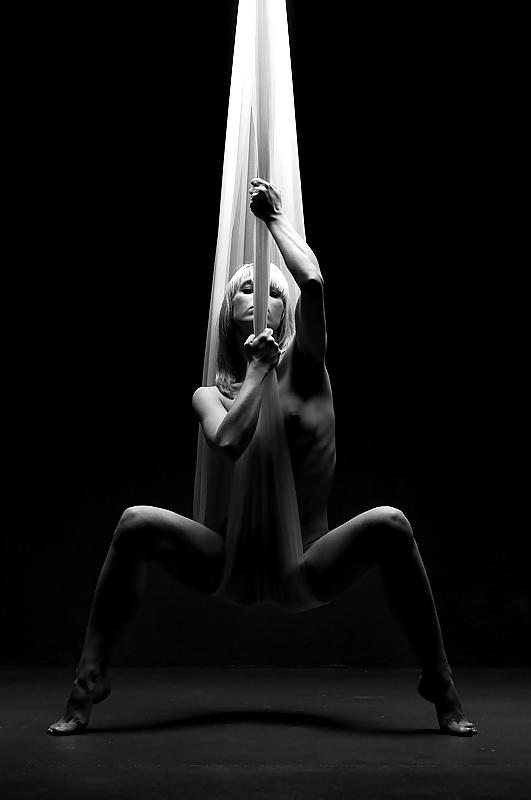 25P Erotic black and white 2