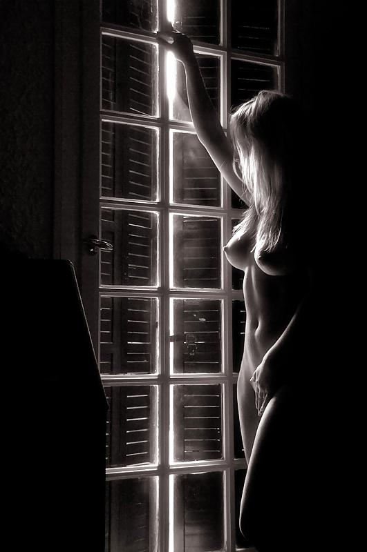 25P Erotic black and white 2