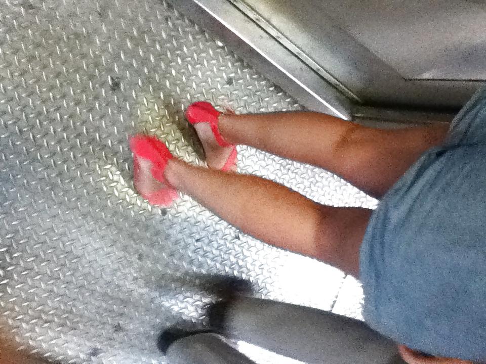 13P NYC Street Feet