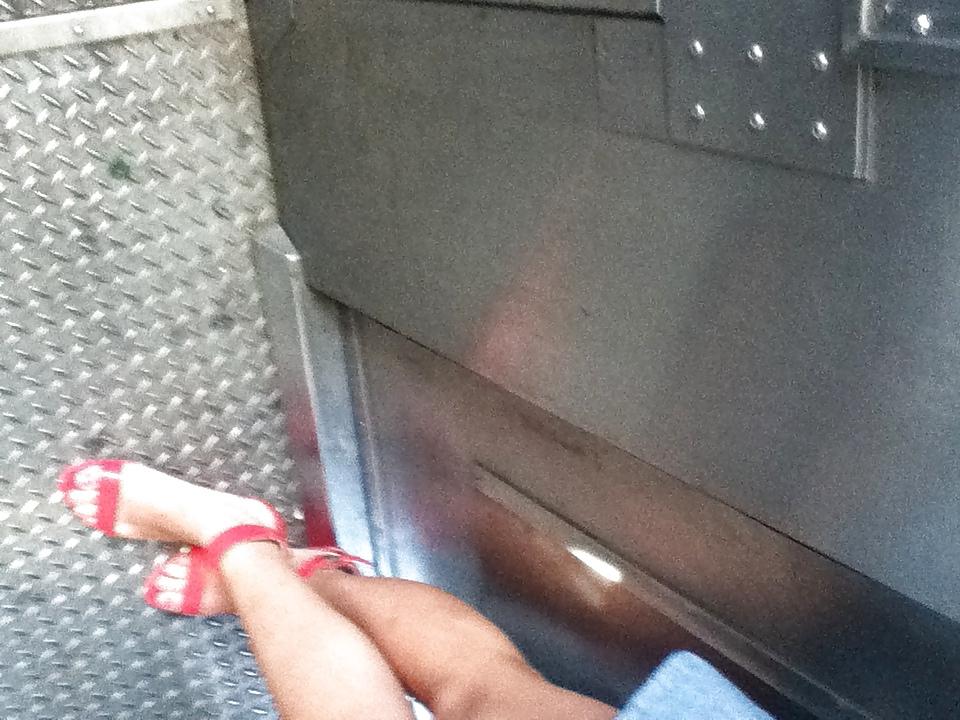 13P NYC Street Feet