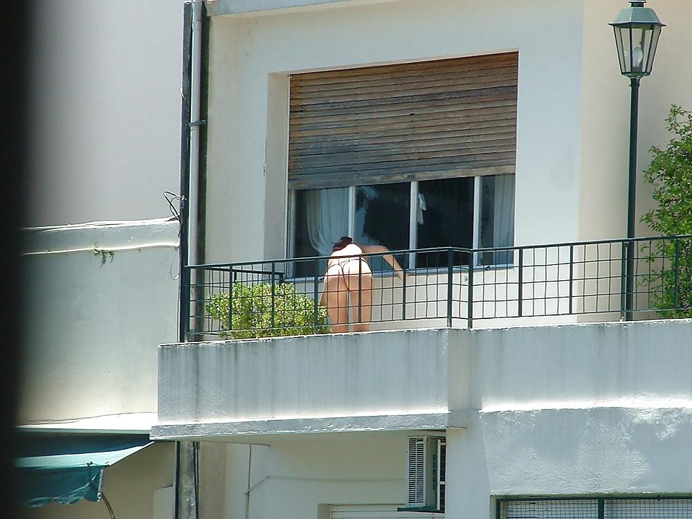 25P Voyeur balcony