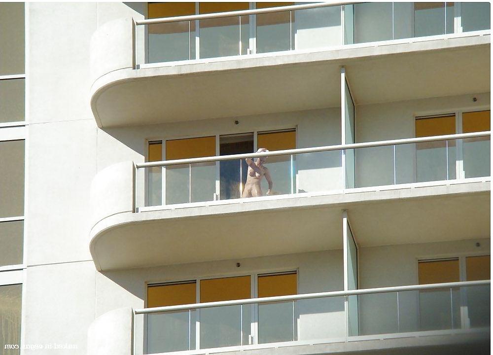 25P Voyeur balcony