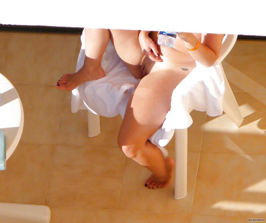 25P Voyeur balcony