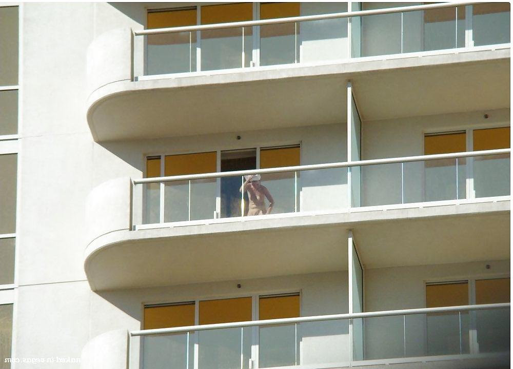 25P Voyeur balcony