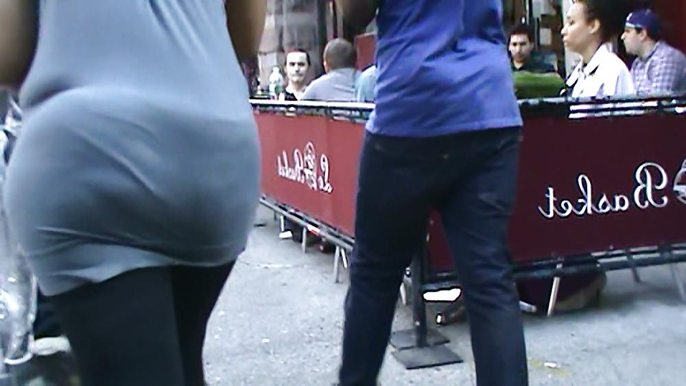 25P Booty voyuer