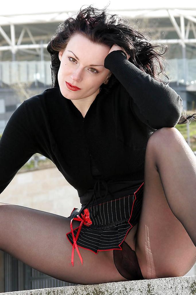 25P Leggy German ladies in microskirts
