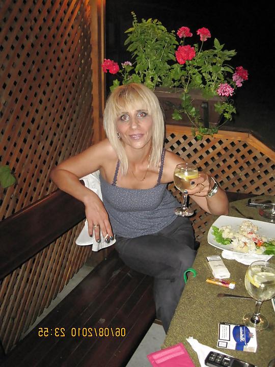 25P Hot blonde mom