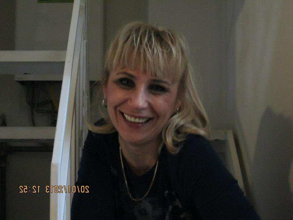 25P Hot blonde mom