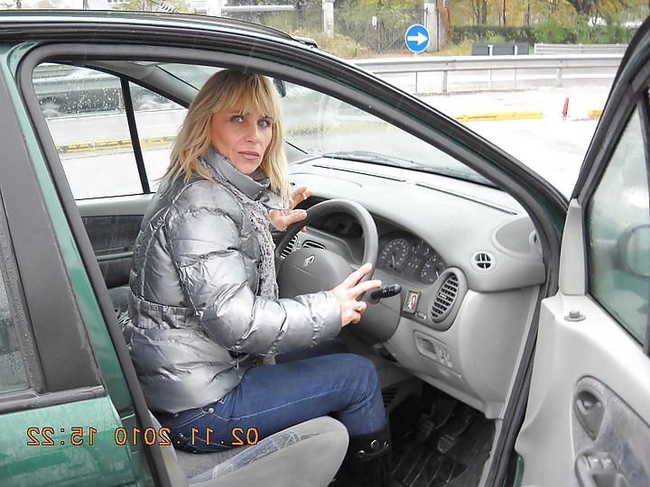 25P Hot blonde mom