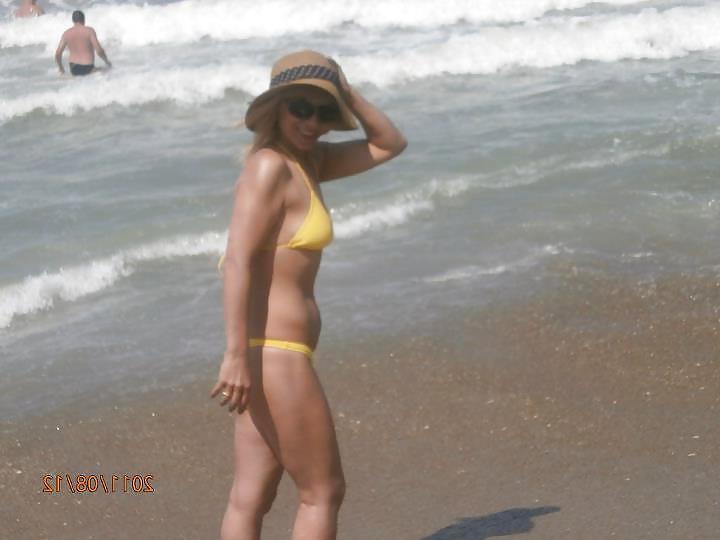 25P Hot blonde mom
