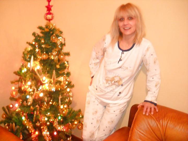 25P Hot blonde mom