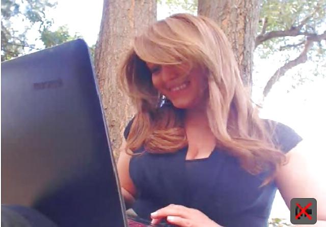 7P A big boobed chick flash her boobs and pussy in a park