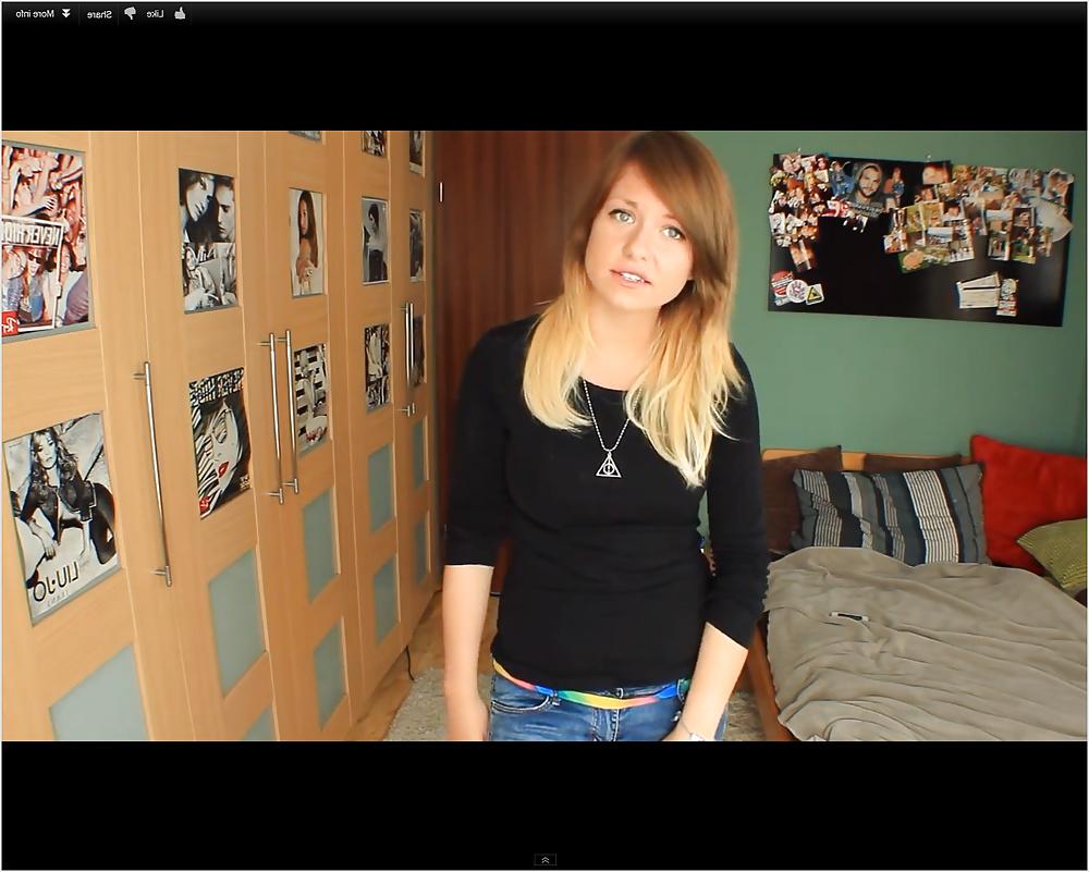 25P Kelly Svirakova - Kelly MissesVlog