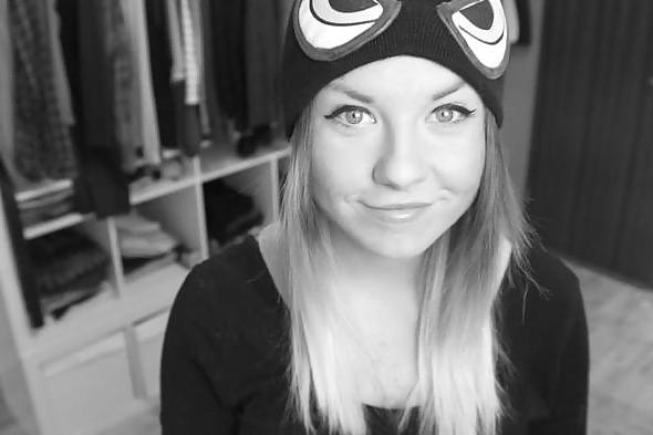 25P Kelly Svirakova - Kelly MissesVlog