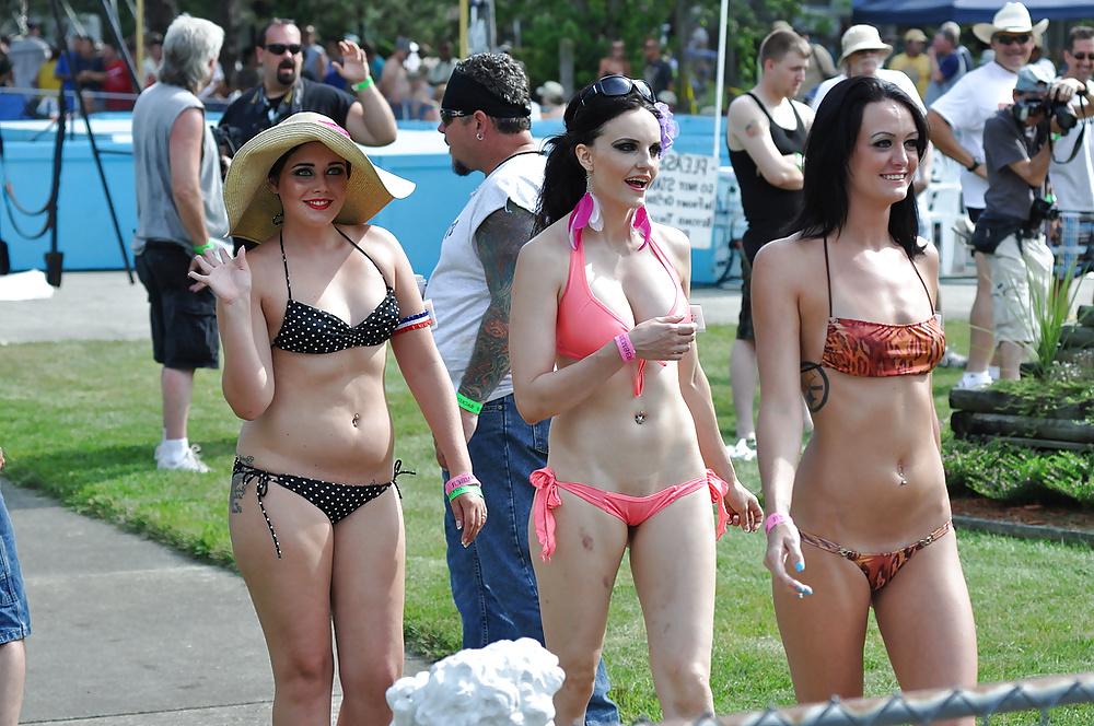 25P Wonderful Strippers
