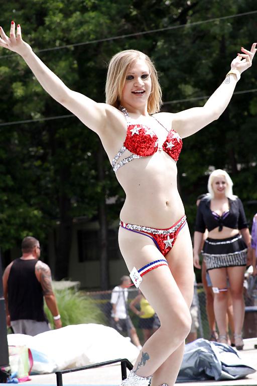 25P Wonderful Strippers