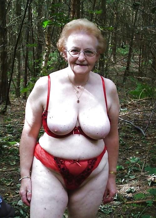 25P Milfs in stockings,panties and bikini.