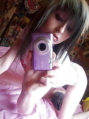 16P Emo Teen I