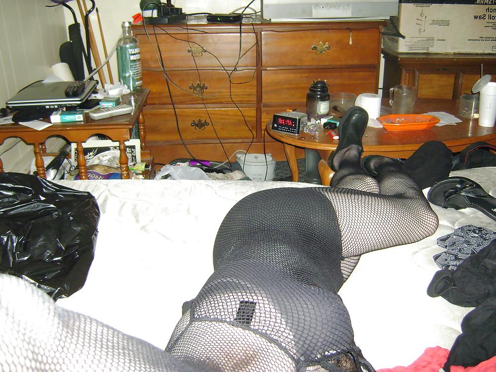 25P Having fun crossdressing!