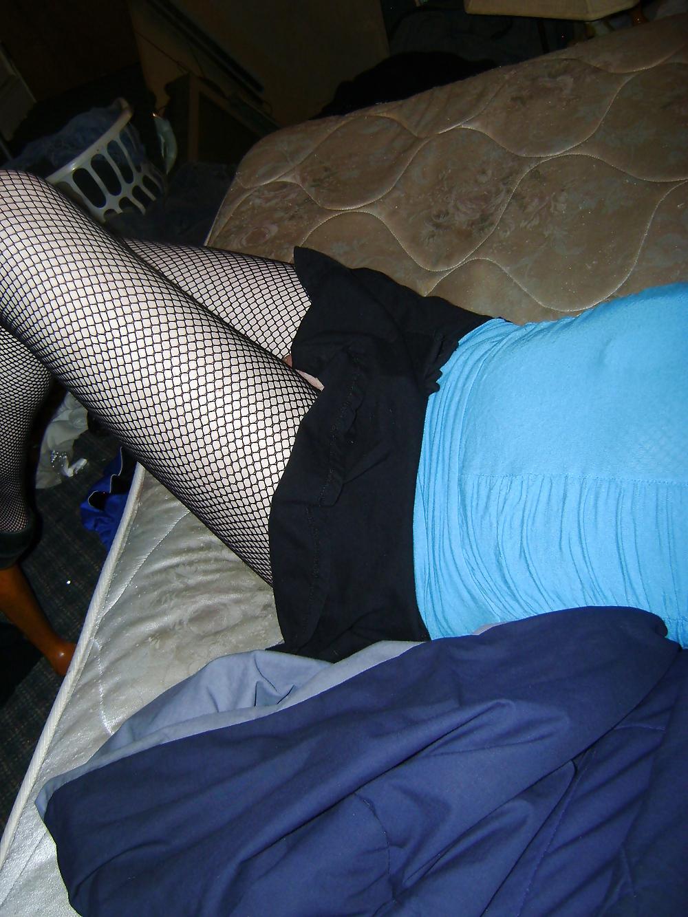 25P Having fun crossdressing!