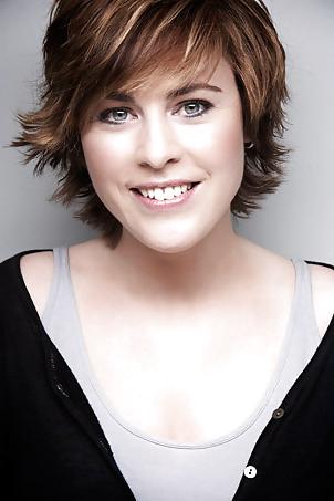 25P More celebrities with short hair P2