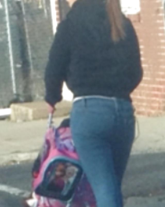 13P Street booty girls