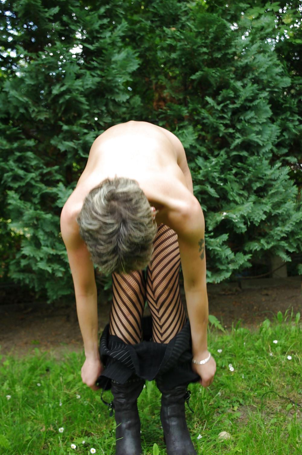 25P Wet and horny german milf outdoor shooting