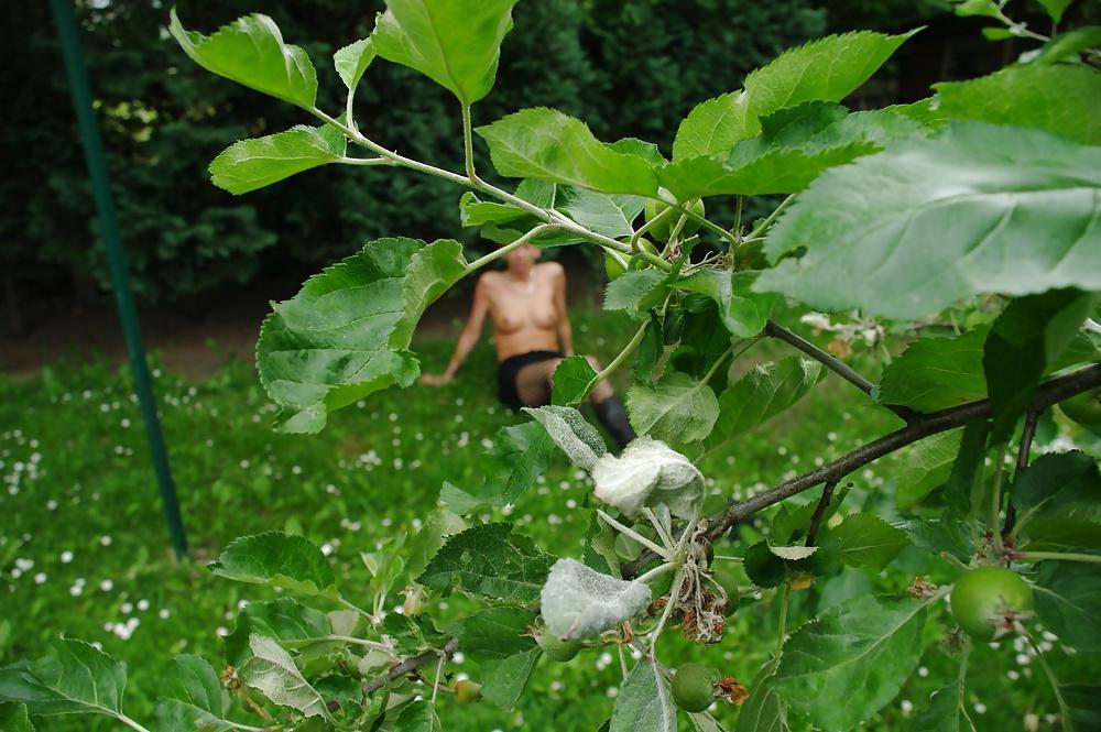 25P Wet and horny german milf outdoor shooting