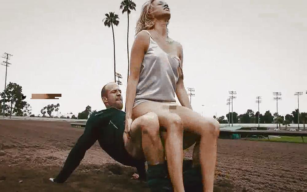 25P Amy Smart Glamour, Nudes, Caps