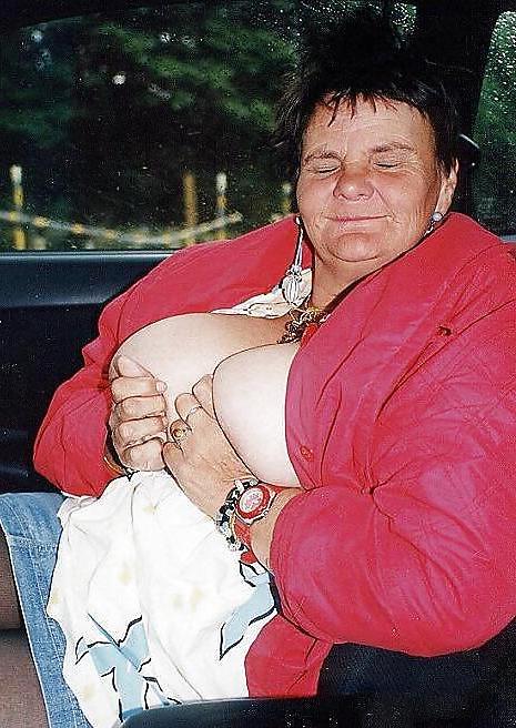 20P Big older boobs.
