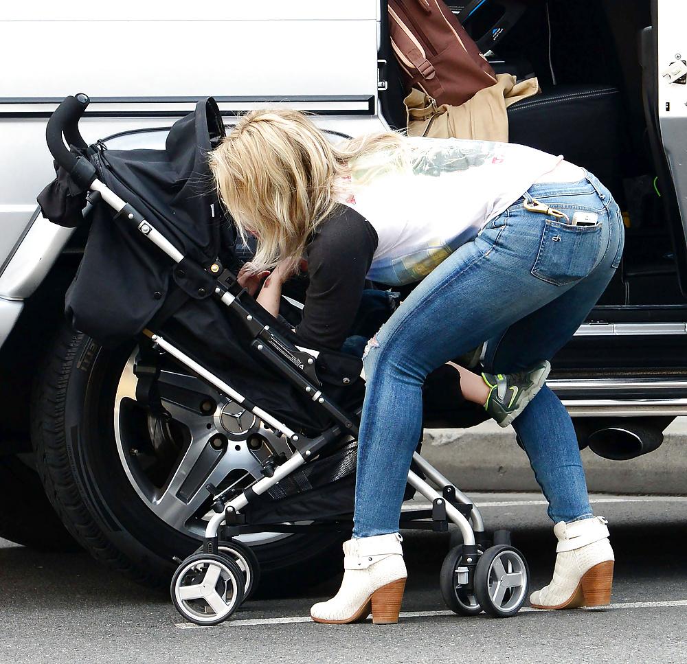 25P Hilary Duff Booty Pics all taken 2014