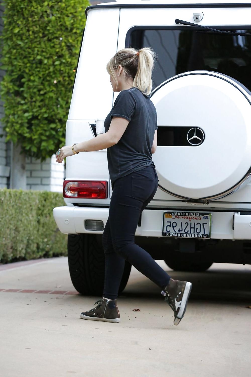 25P Hilary Duff Booty Pics all taken 2014