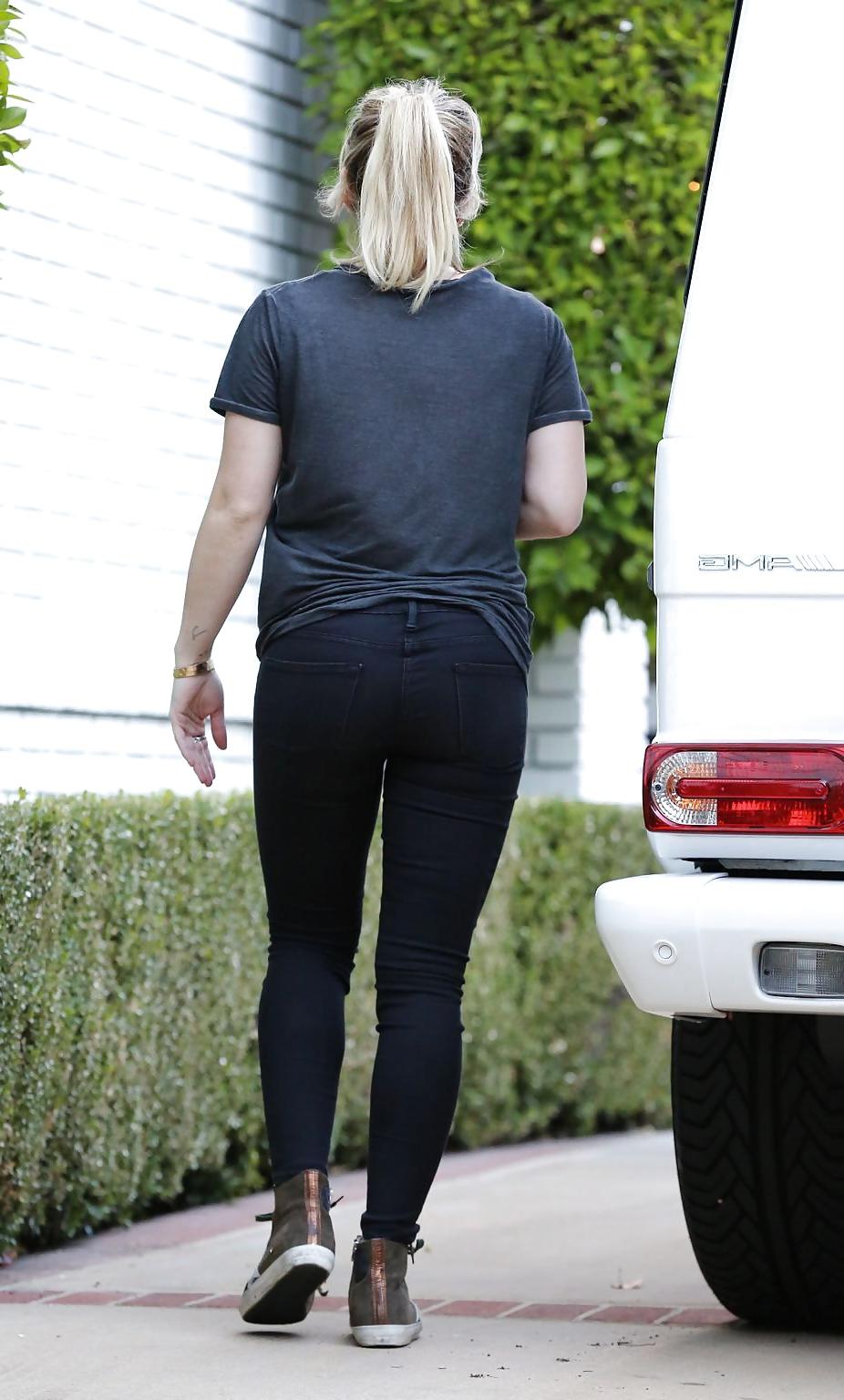 25P Hilary Duff Booty Pics all taken 2014